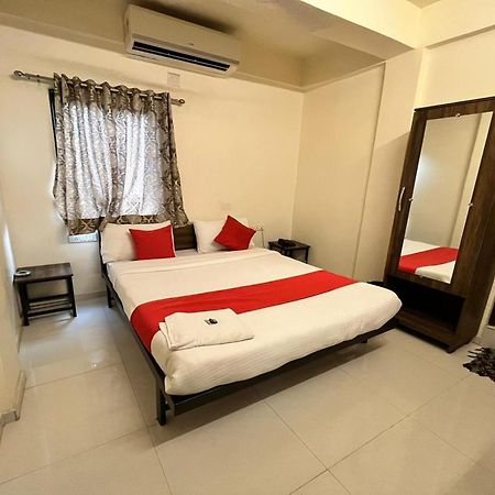 Hotel Kalyan Palace Batwa Luaran gambar