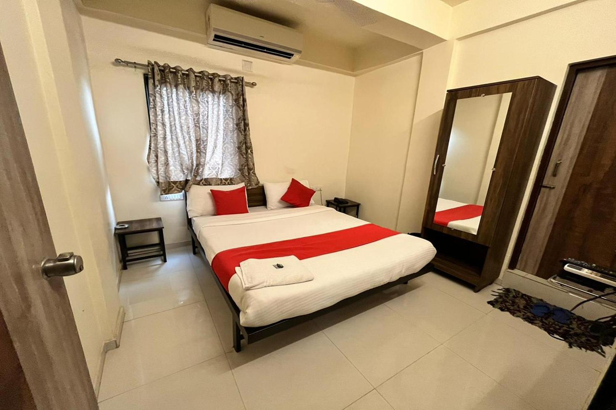Hotel Kalyan Palace Batwa Luaran gambar