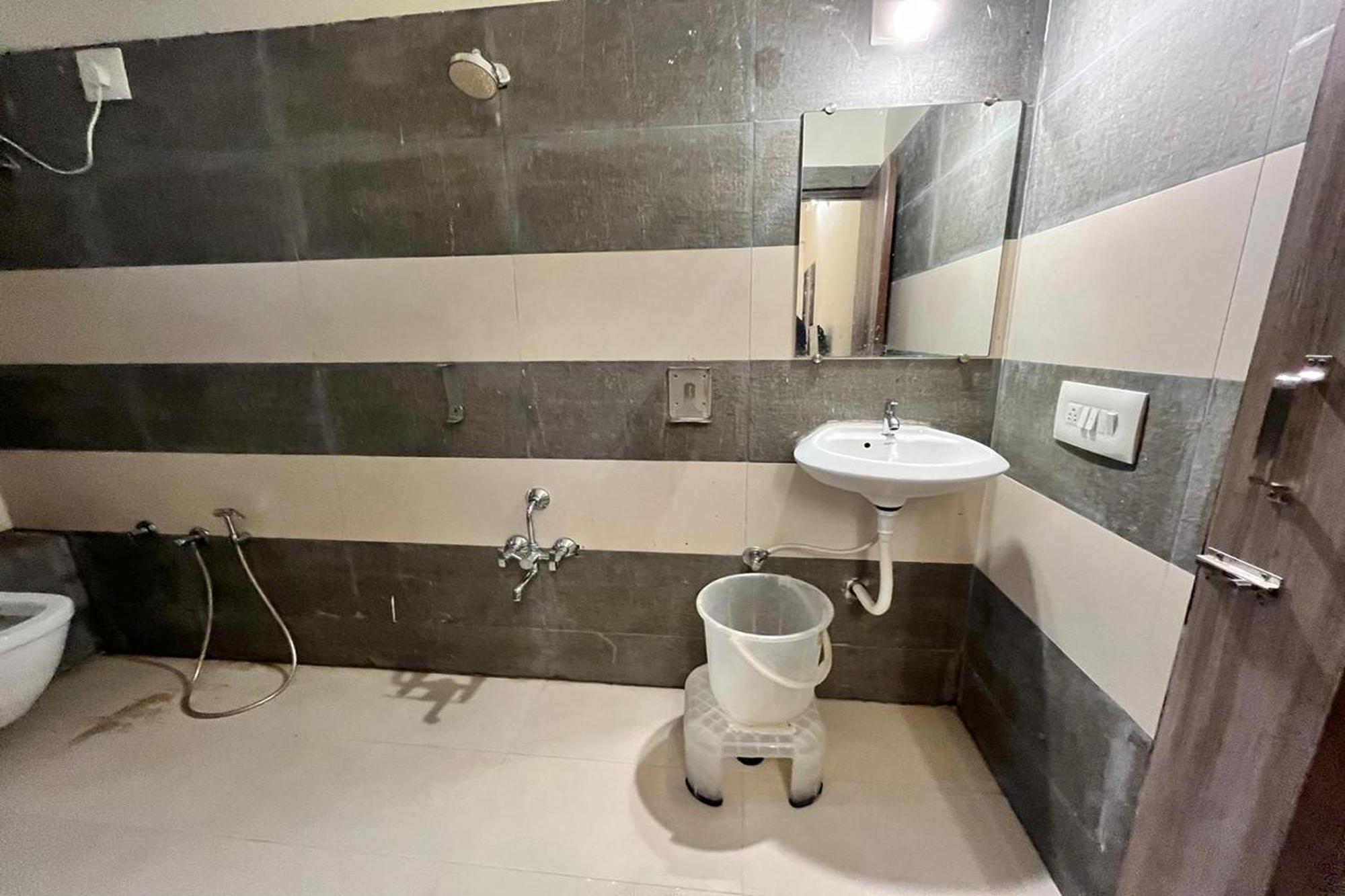 Hotel Kalyan Palace Batwa Luaran gambar