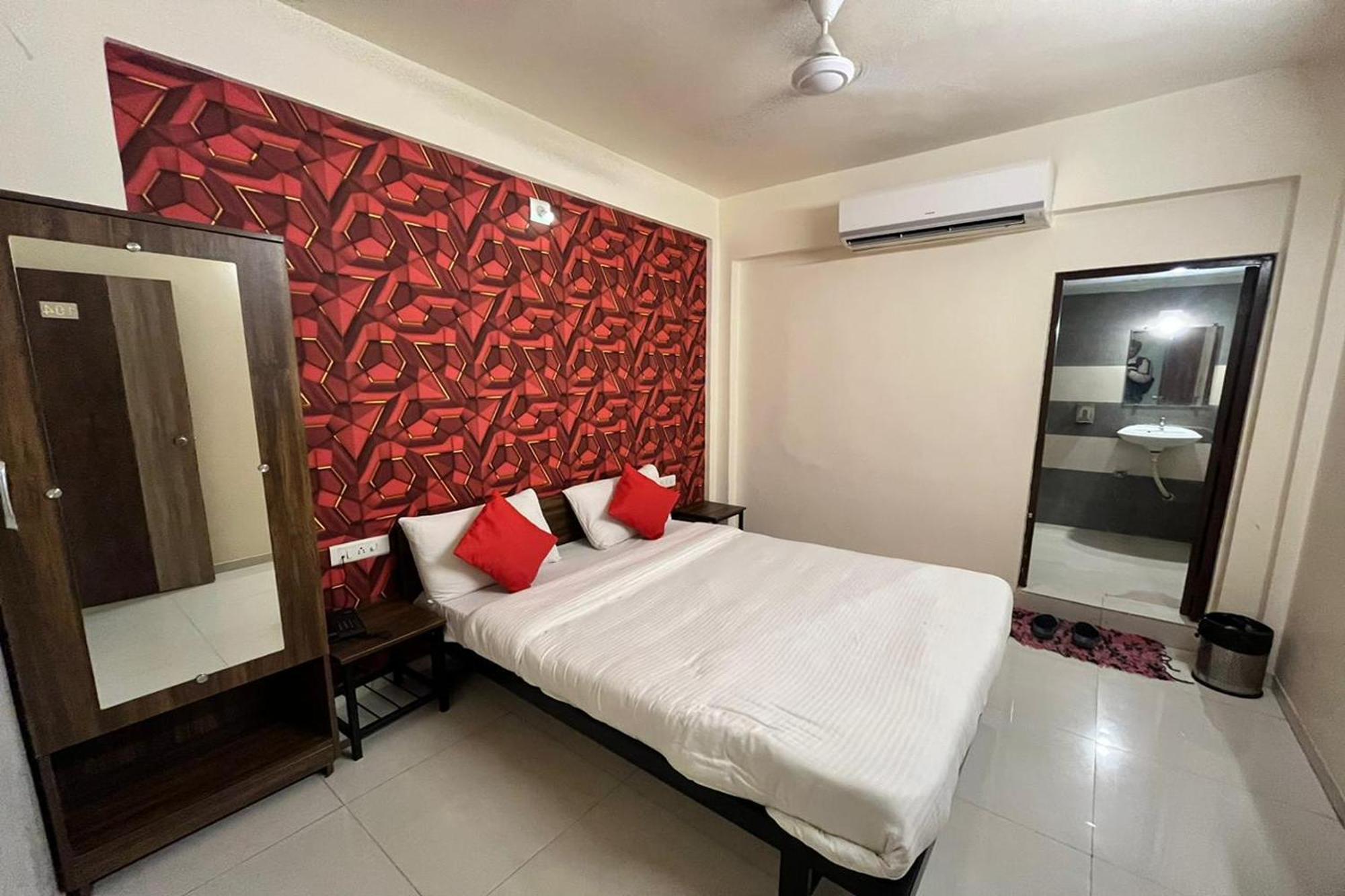 Hotel Kalyan Palace Batwa Luaran gambar
