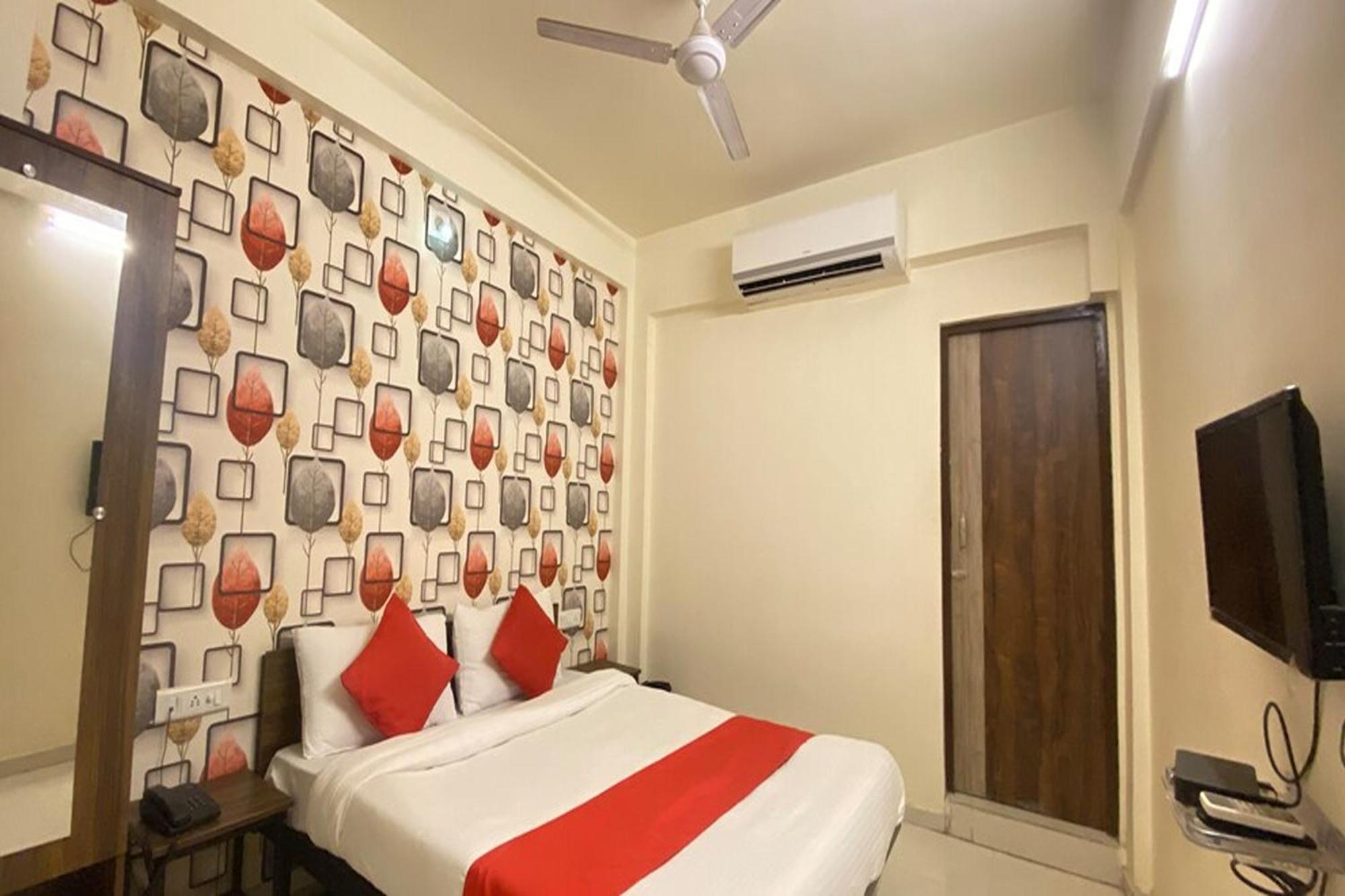 Hotel Kalyan Palace Batwa Luaran gambar