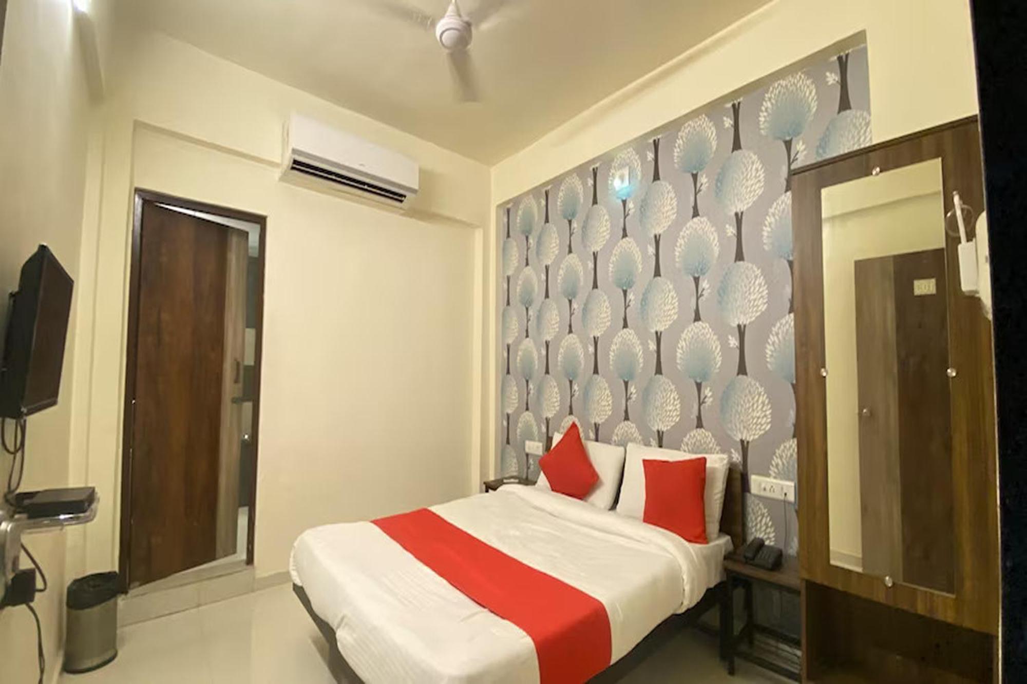 Hotel Kalyan Palace Batwa Luaran gambar