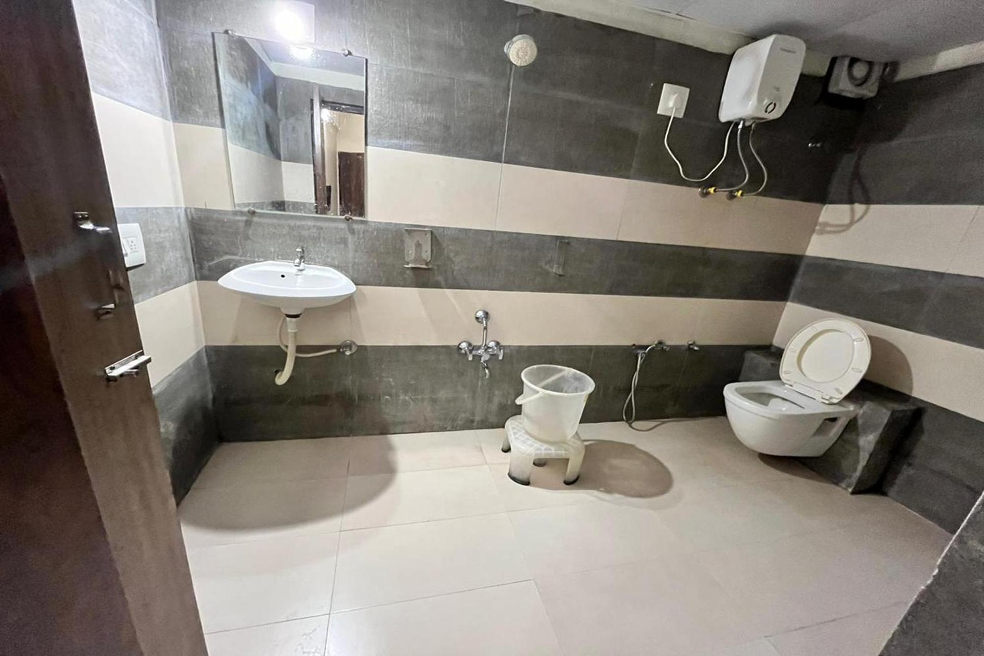 Hotel Kalyan Palace Batwa Luaran gambar
