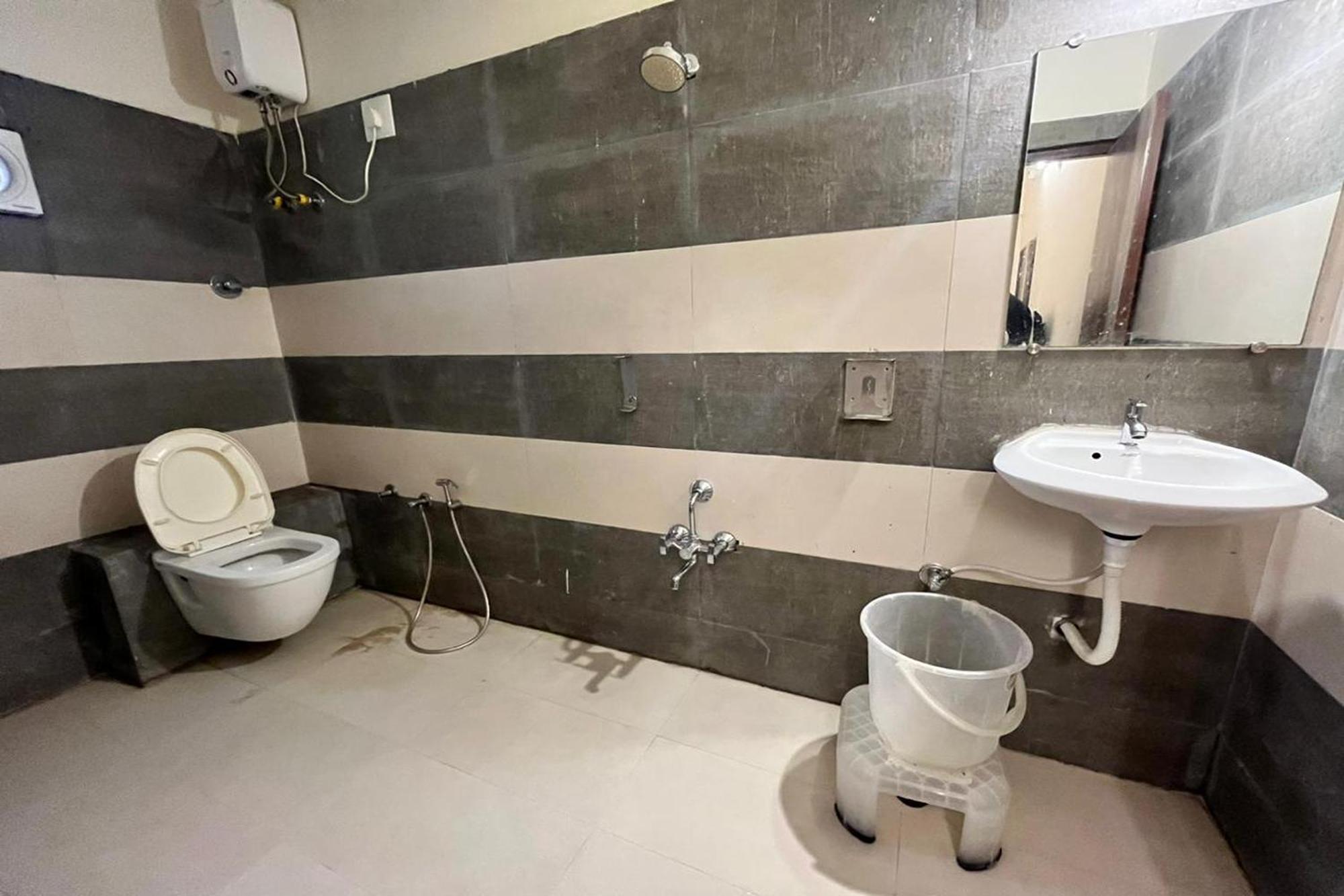 Hotel Kalyan Palace Batwa Luaran gambar