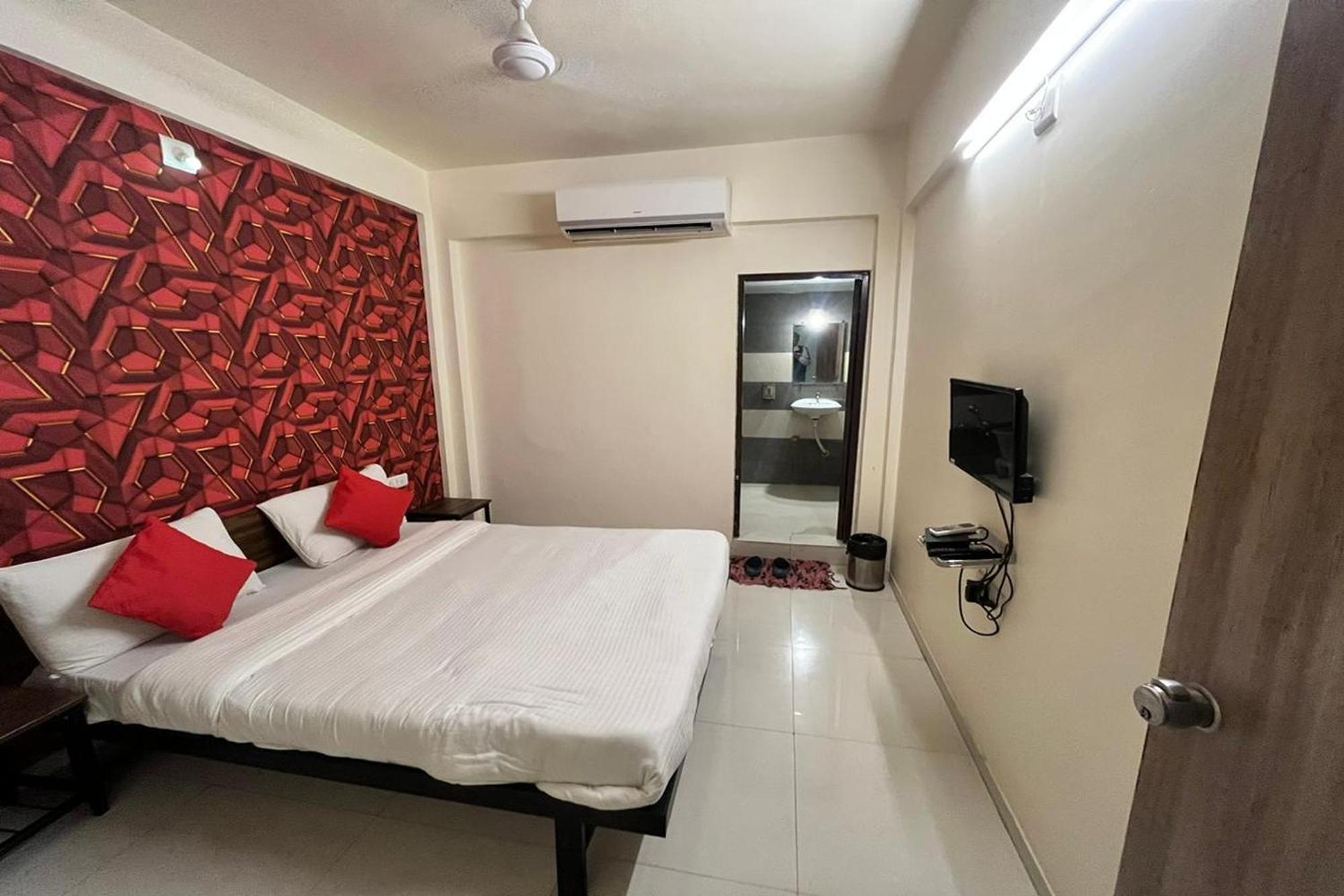 Hotel Kalyan Palace Batwa Luaran gambar
