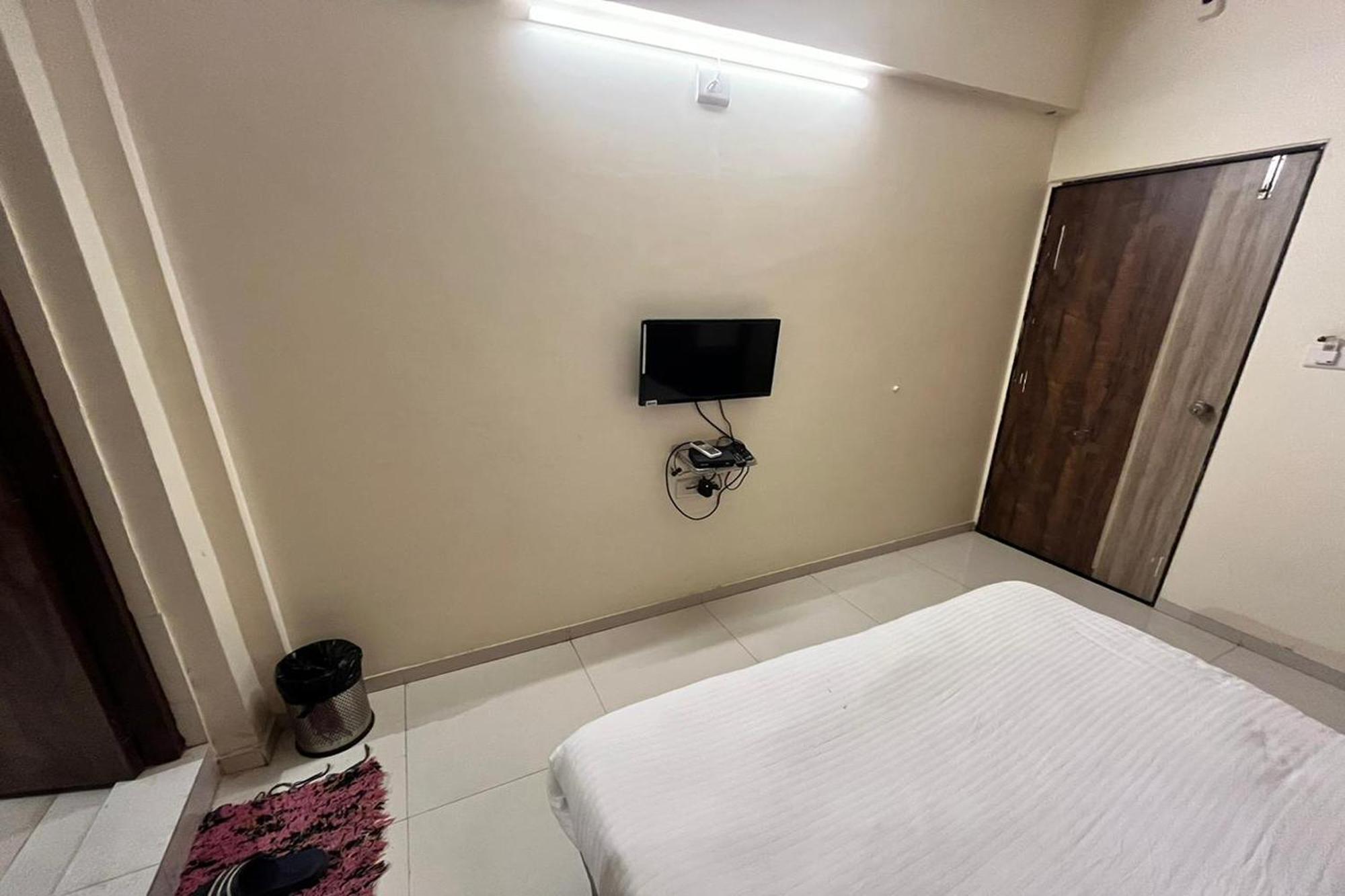 Hotel Kalyan Palace Batwa Luaran gambar