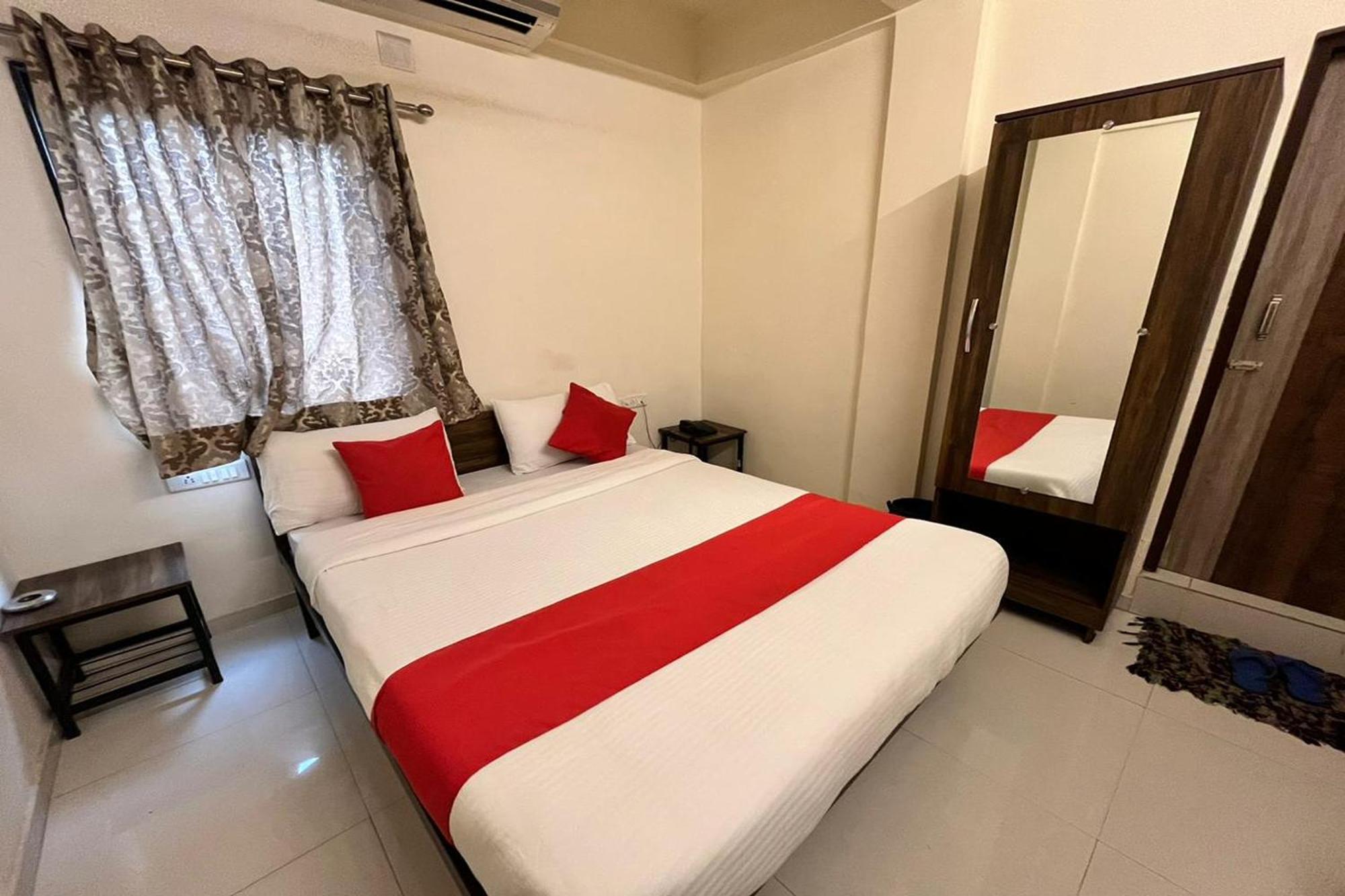 Hotel Kalyan Palace Batwa Luaran gambar