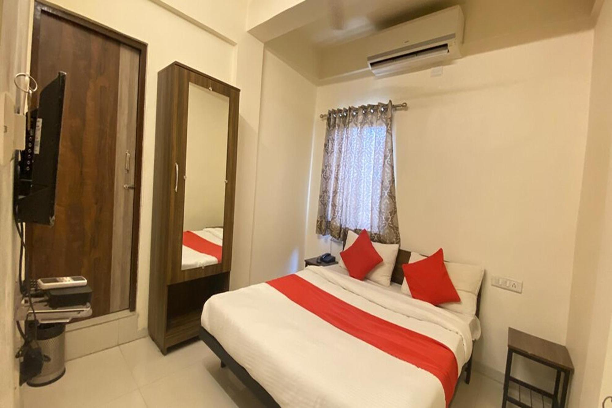 Hotel Kalyan Palace Batwa Luaran gambar