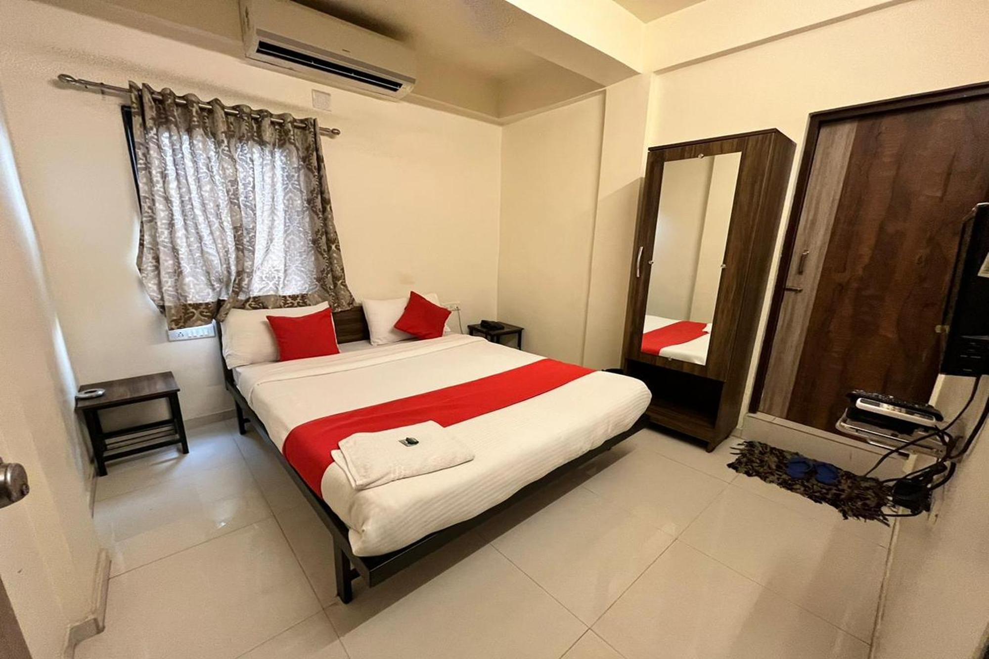 Hotel Kalyan Palace Batwa Luaran gambar