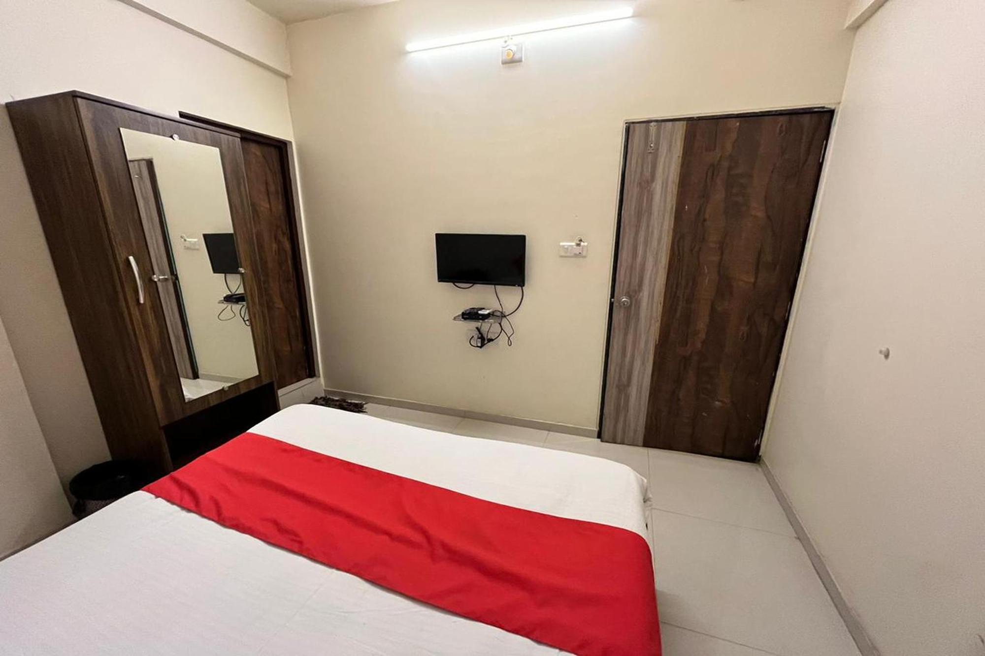 Hotel Kalyan Palace Batwa Luaran gambar